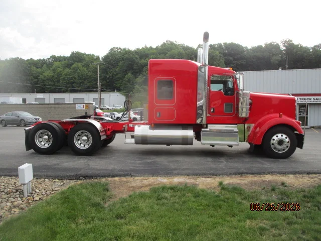 2022 Kenworth W900 in Butler, PA — photo 6