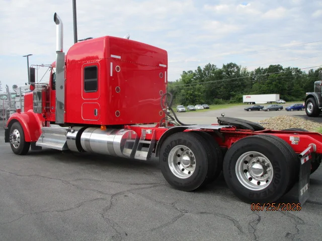 2022 Kenworth W900 in Butler, PA — photo 3