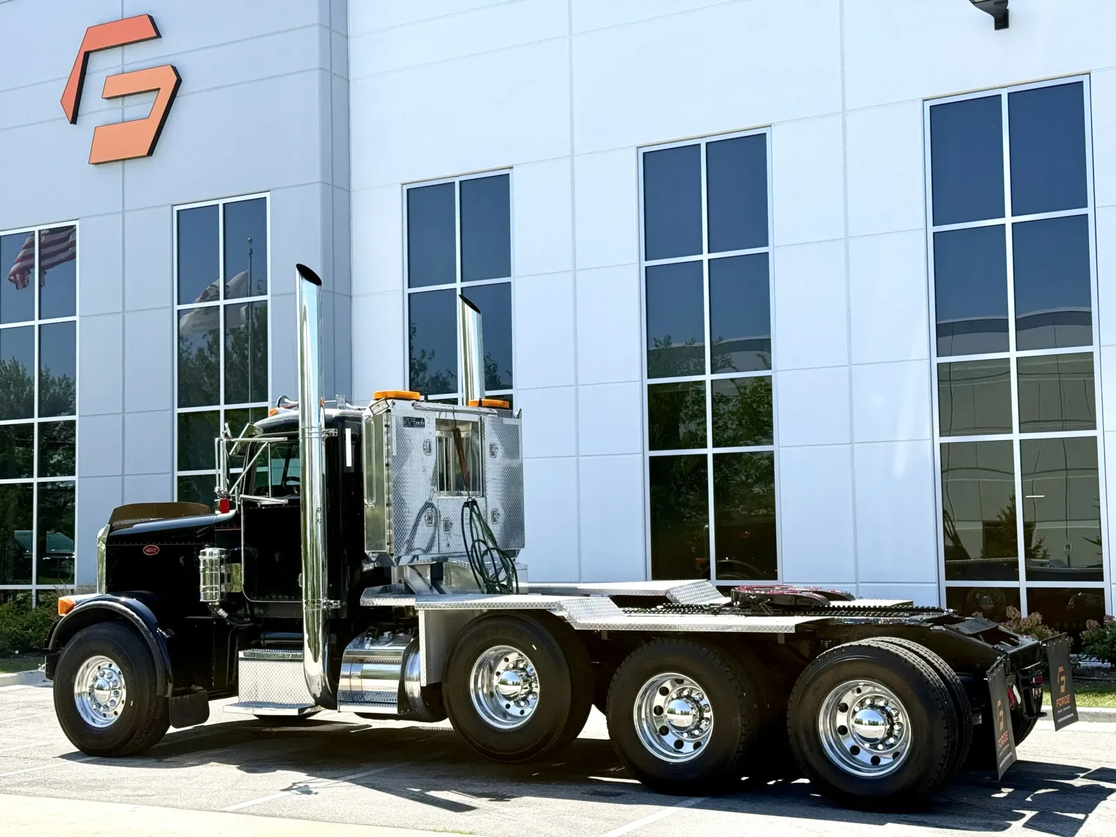 2004 Peterbilt 379 in New Lenox, IL — photo 6
