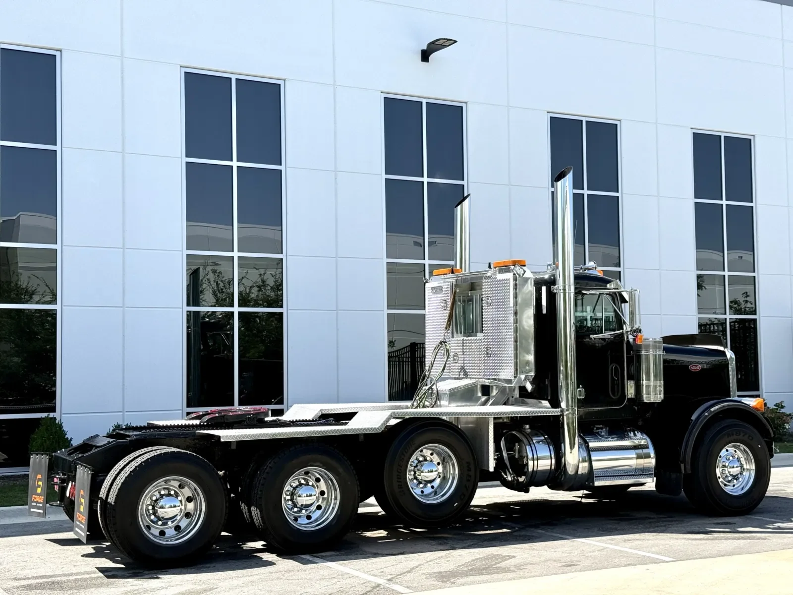2004 Peterbilt 379 in New Lenox, IL — photo 5