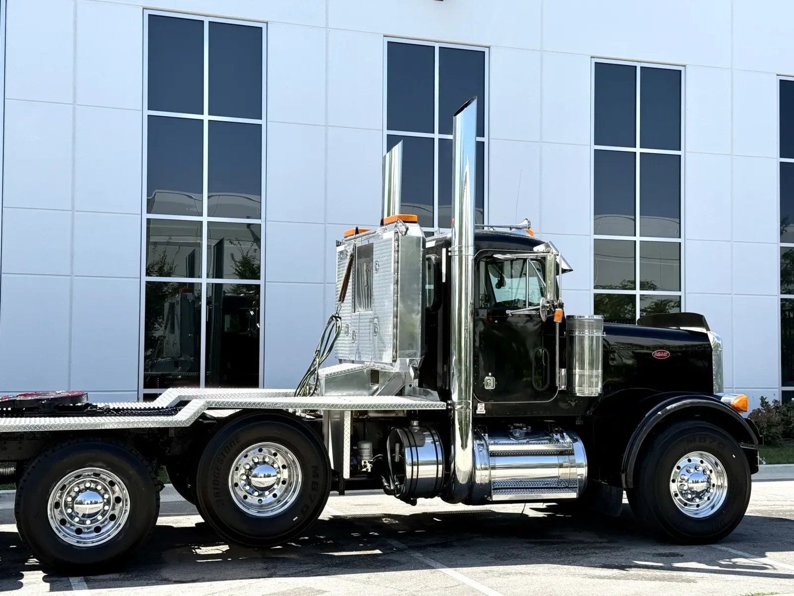 2004 Peterbilt 379 in New Lenox, IL — photo 7