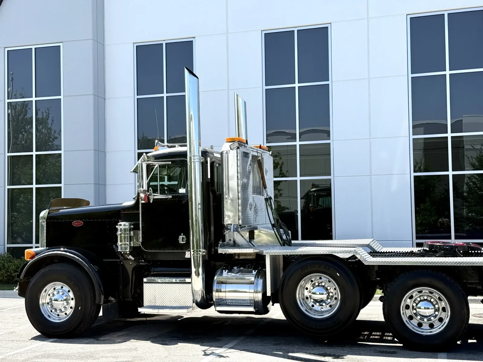 2004 Peterbilt 379 in New Lenox, IL — photo 8