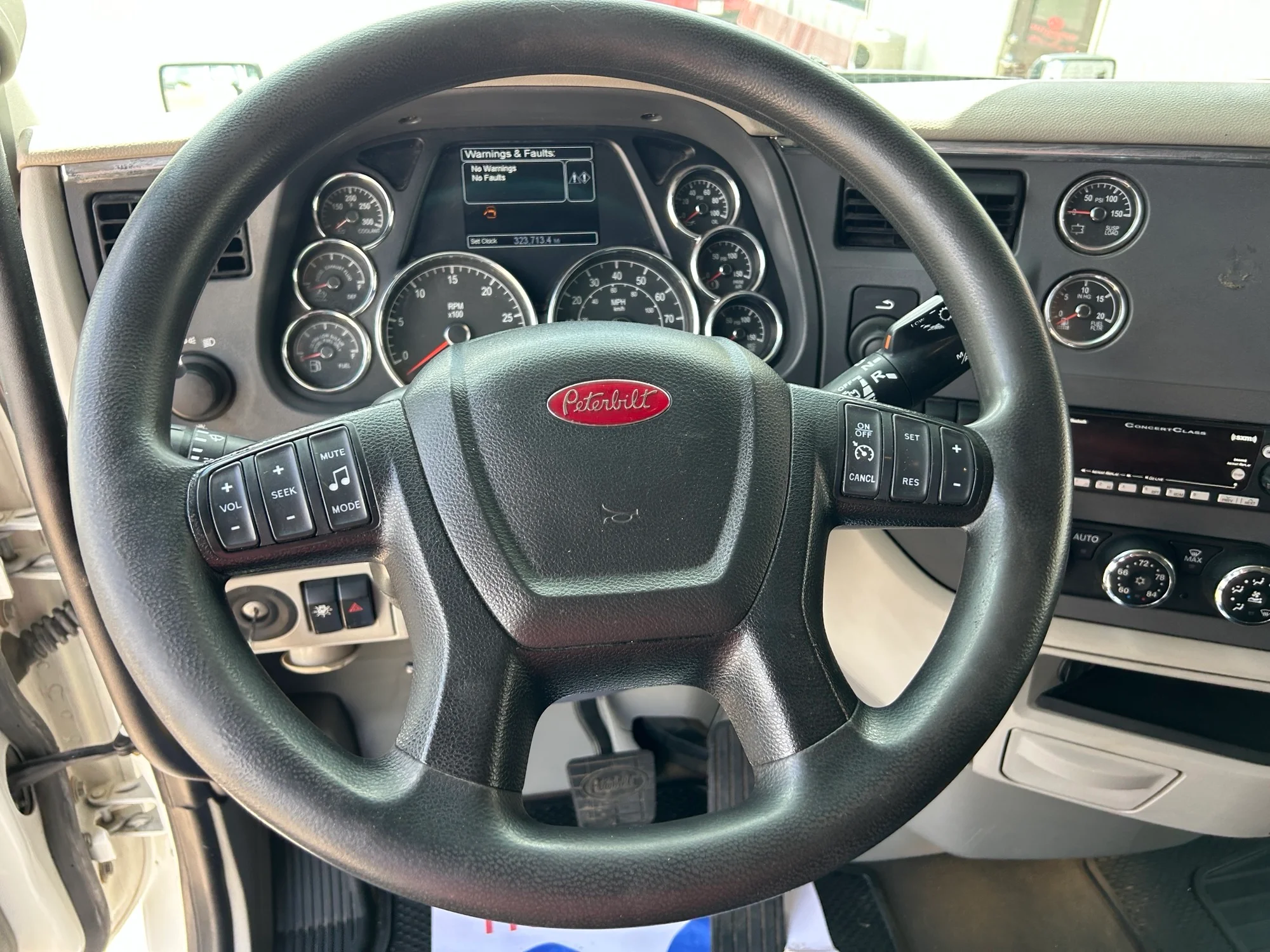 2021 Peterbilt 579 in Joplin, MO — photo 11
