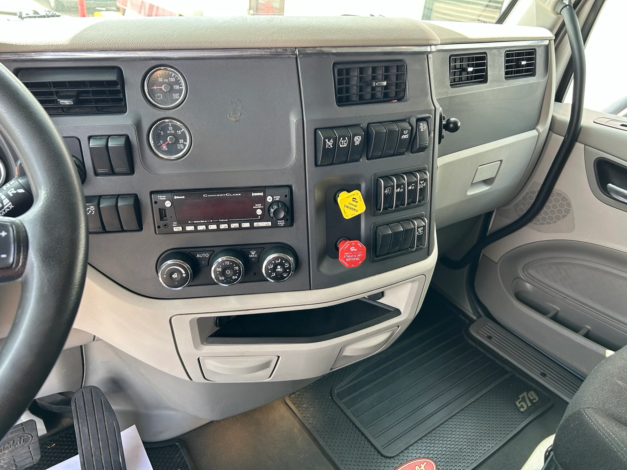 2021 Peterbilt 579 in Joplin, MO — photo 10