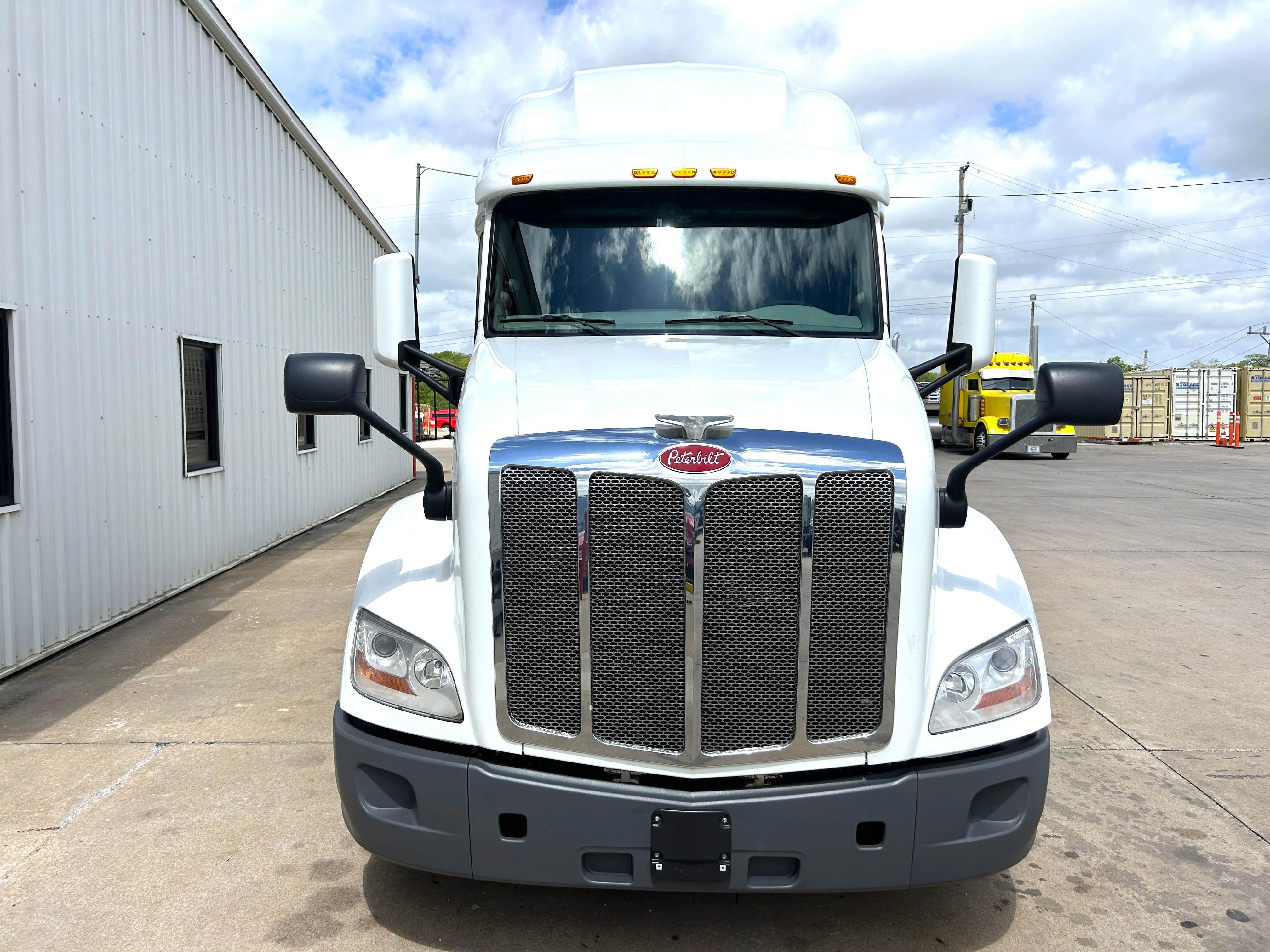 2021 Peterbilt 579 in Joplin, MO — photo 2