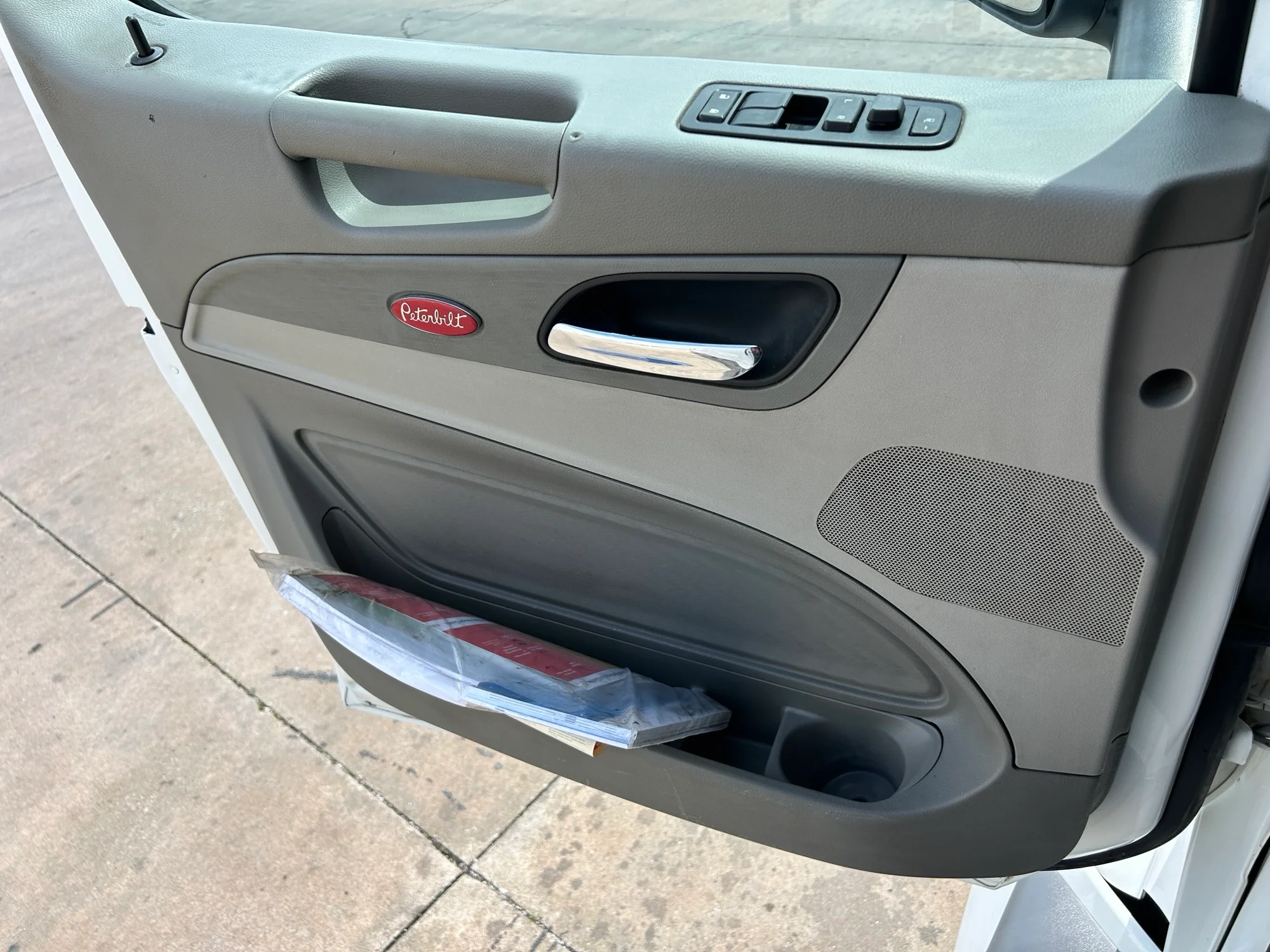 2021 Peterbilt 579 - image 13