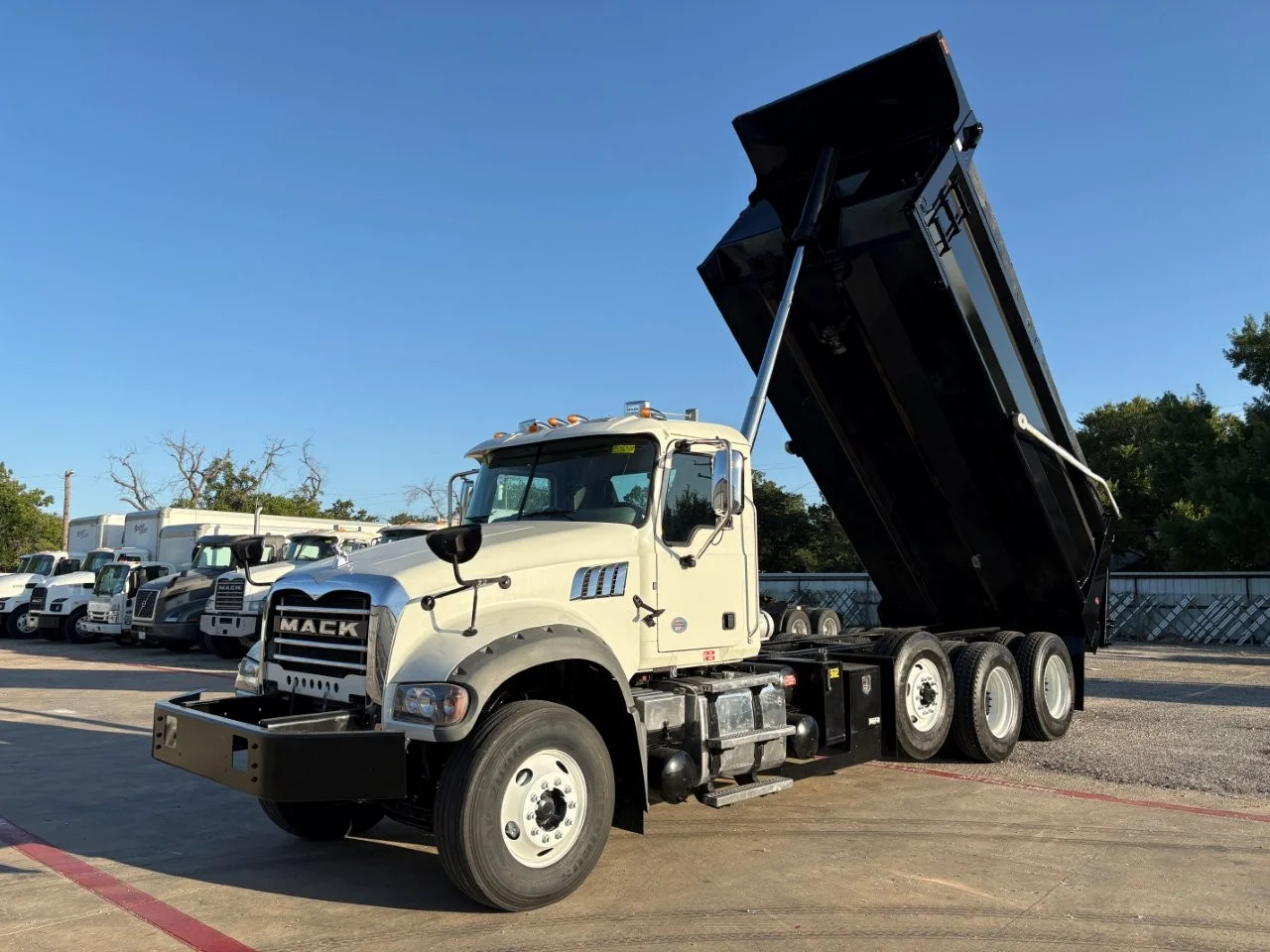 2023 Mack Granite in Fort Worth, TX — photo 11