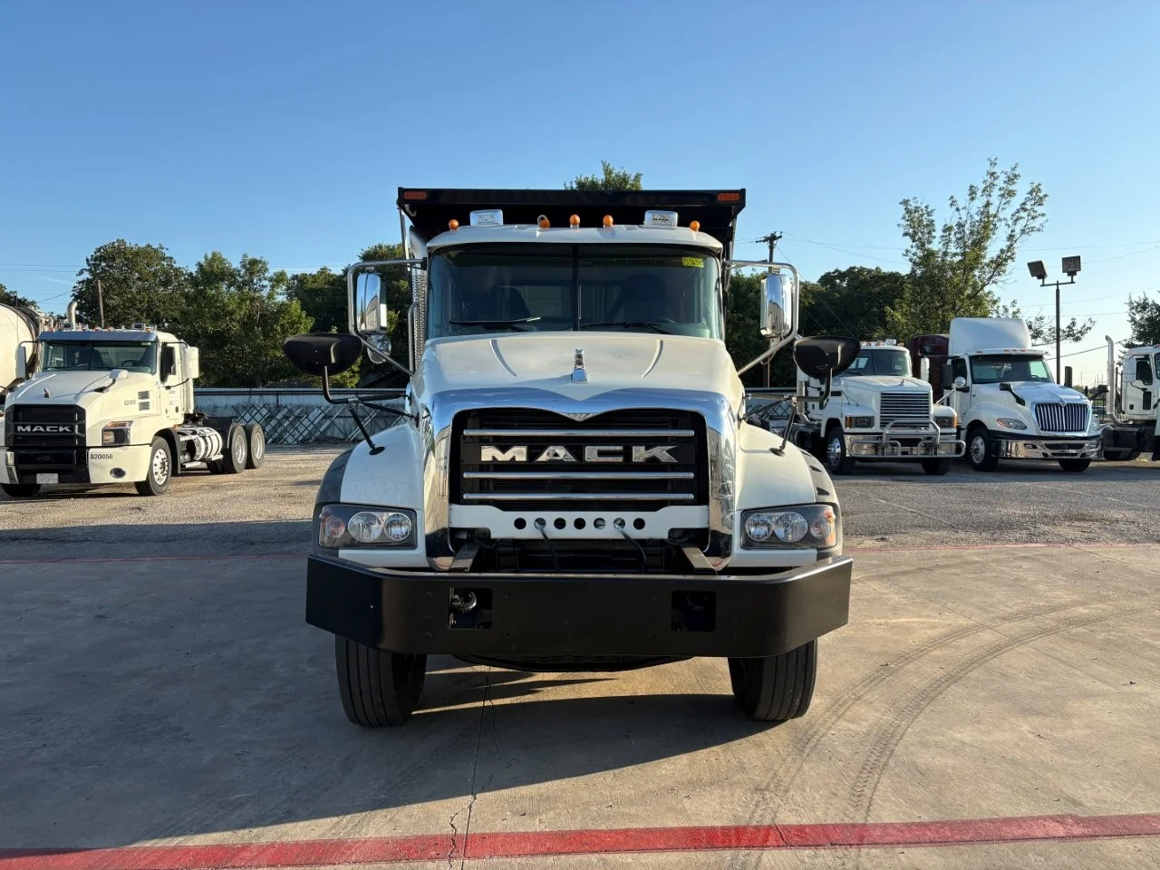 2023 Mack Granite in Fort Worth, TX — photo 2
