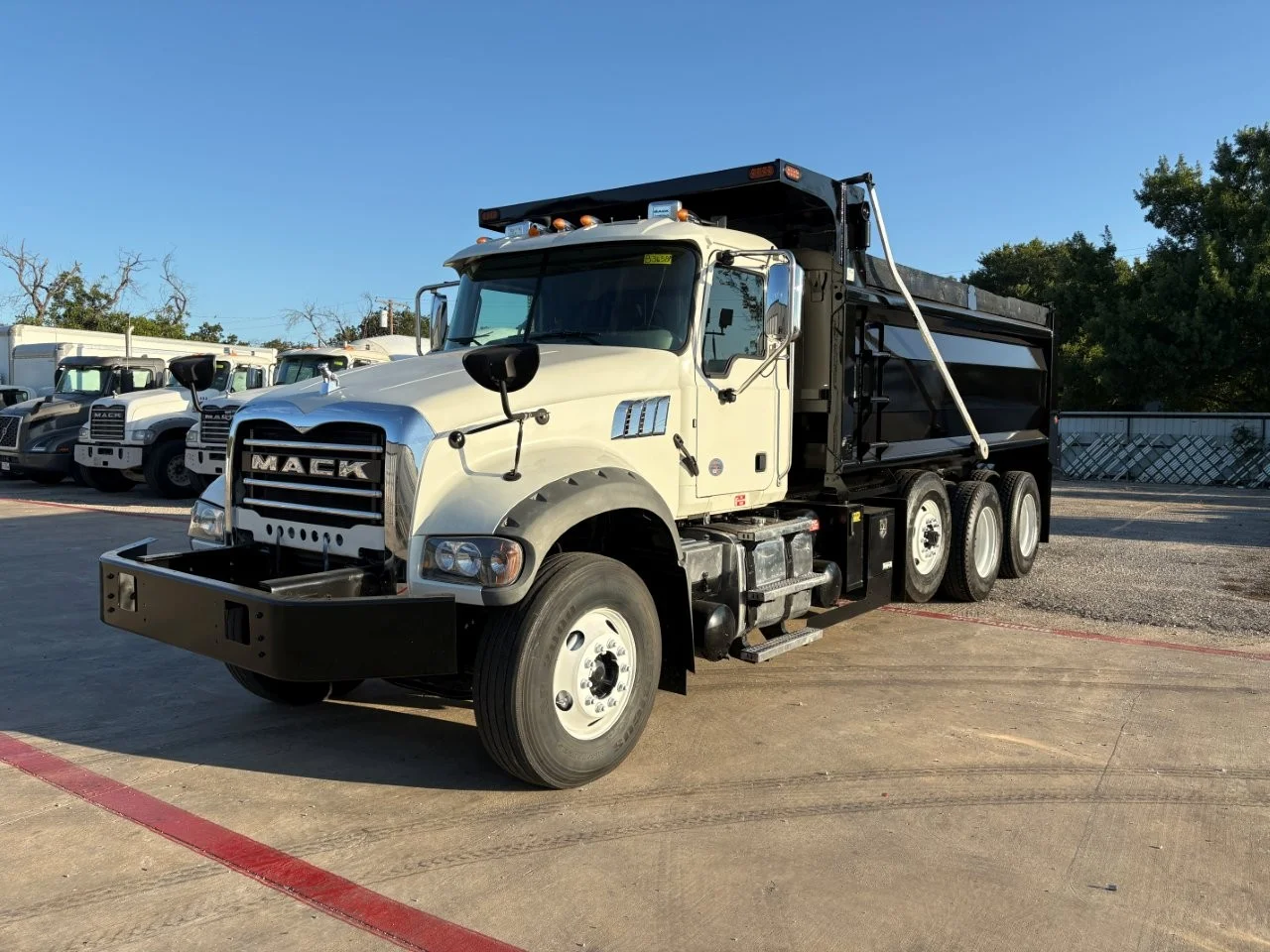 2023 Mack Granite