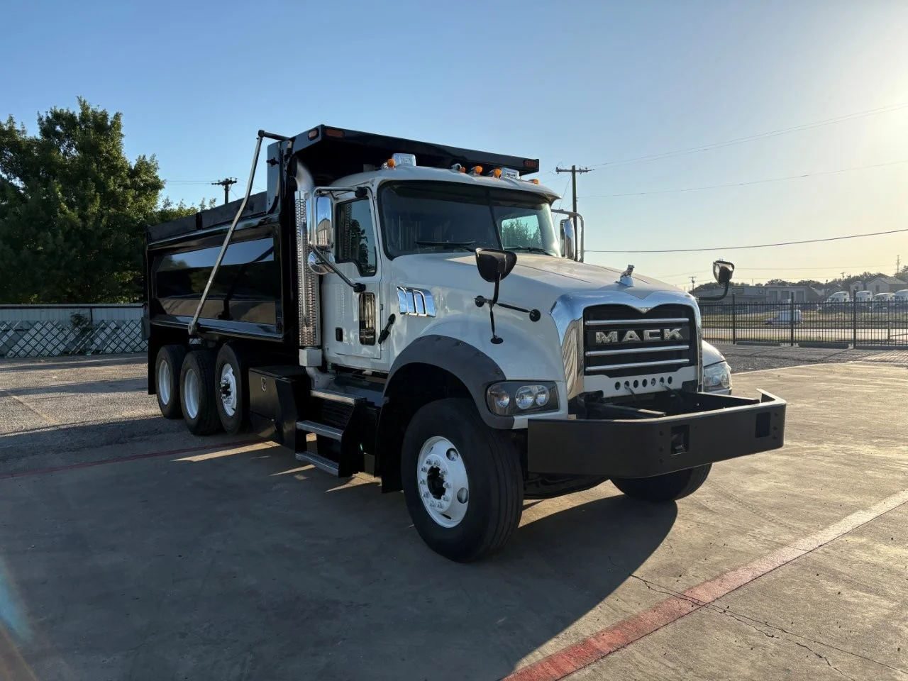 2023 Mack Granite in Fort Worth, TX — photo 3