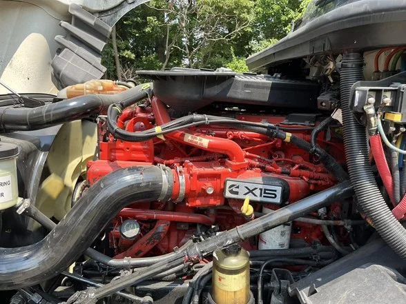 2021 International LT - image 23