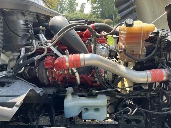 2021 International LT - image 22