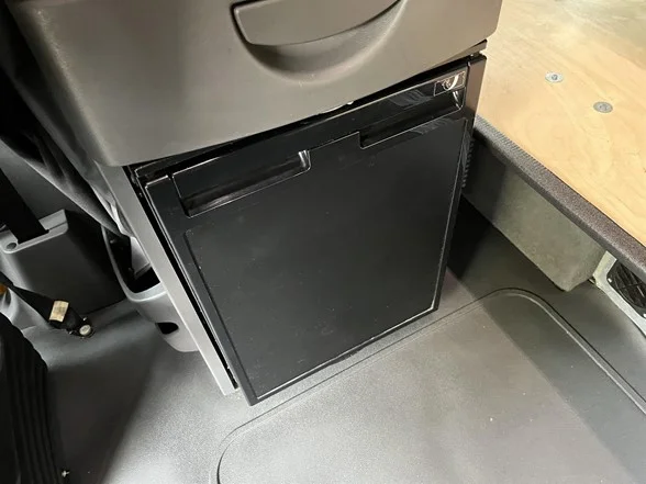 2021 International LT - image 15