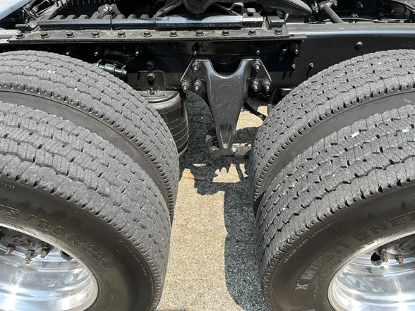 2021 International LT - image 20