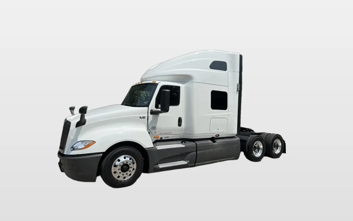 2021 International LT - image 1