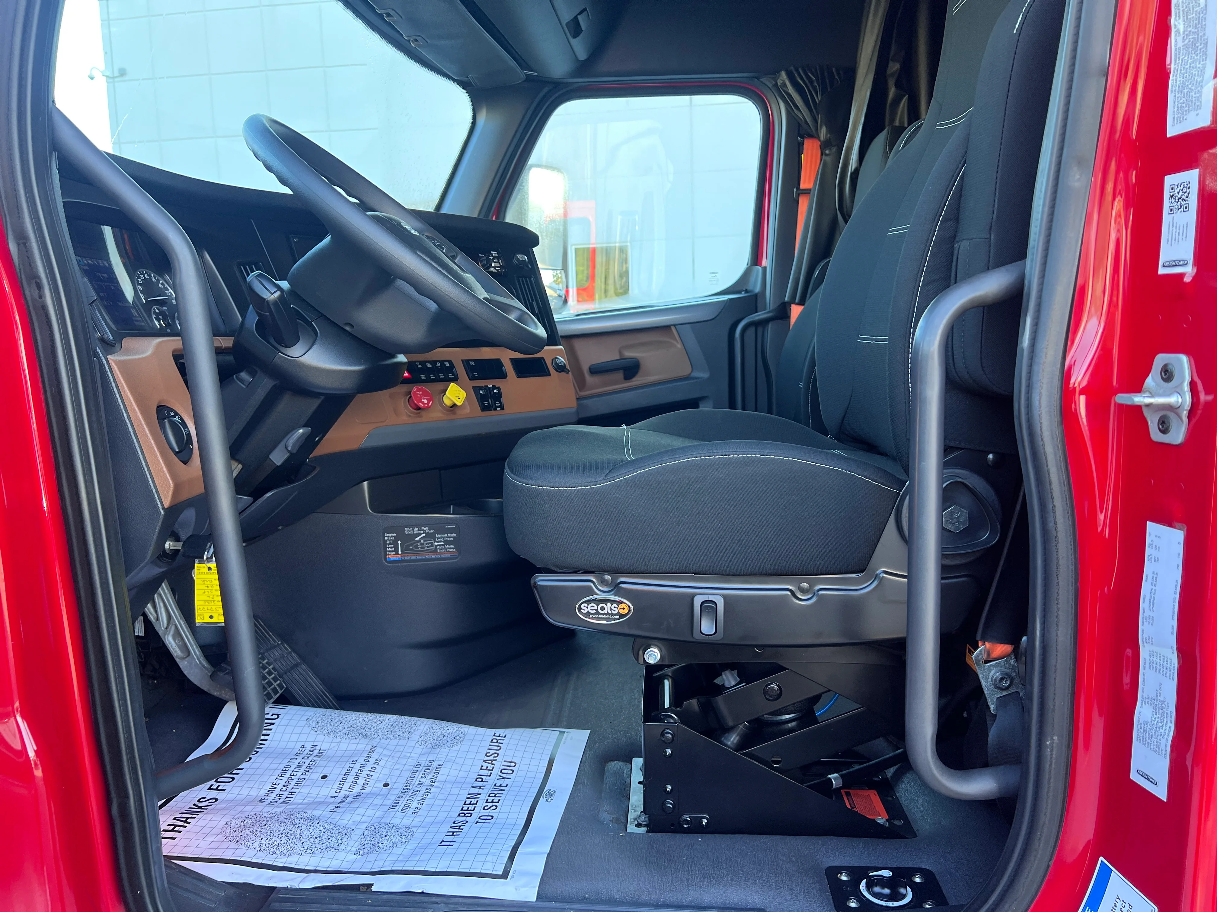 2020 Freightliner Cascadia in Nashville, TN — photo 14
