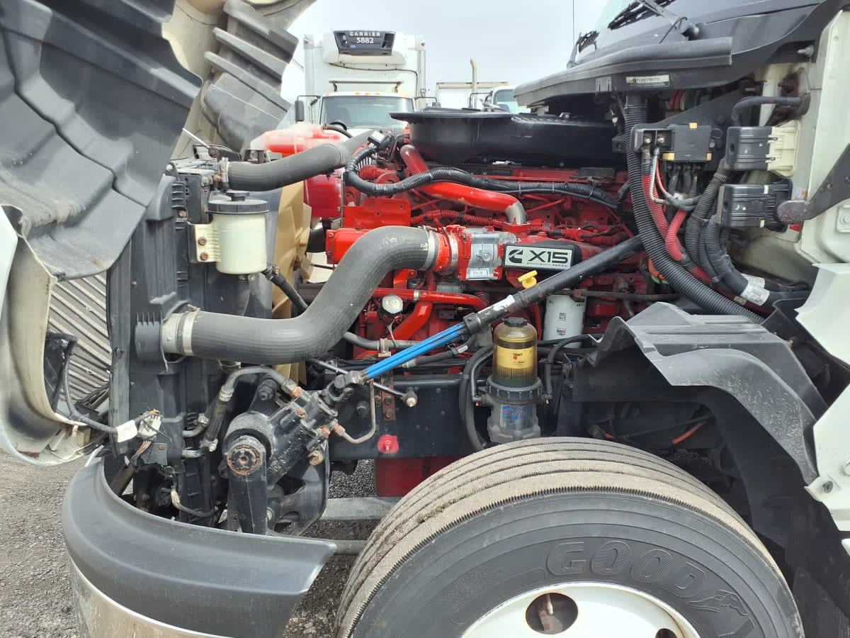 2019 International LT in Taylor, MI — photo 9