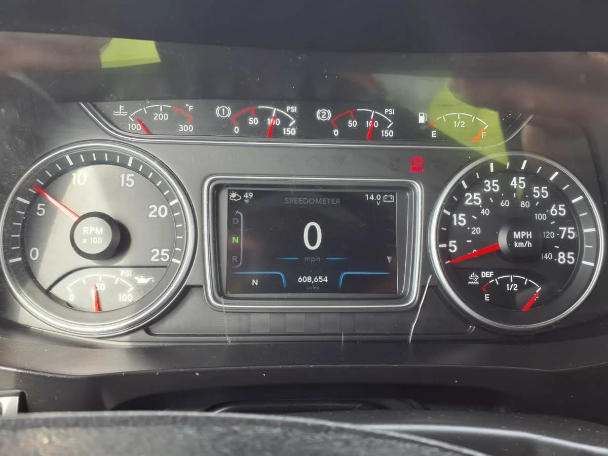 2019 International LT in Taylor, MI — photo 10