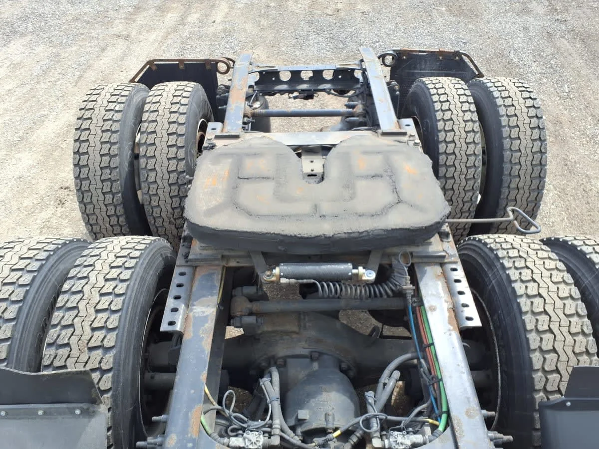 2019 International LT in Taylor, MI — photo 13