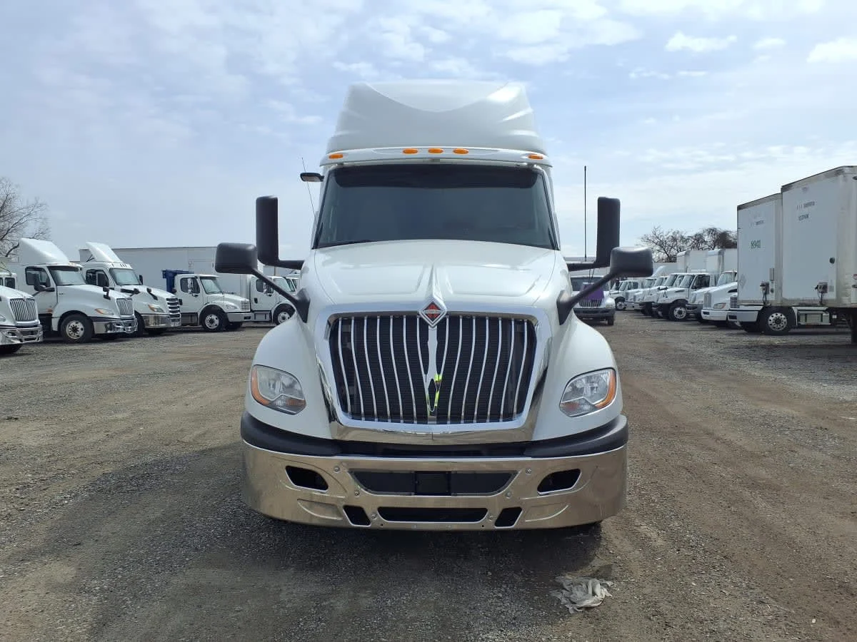 2019 International LT in Taylor, MI — photo 2