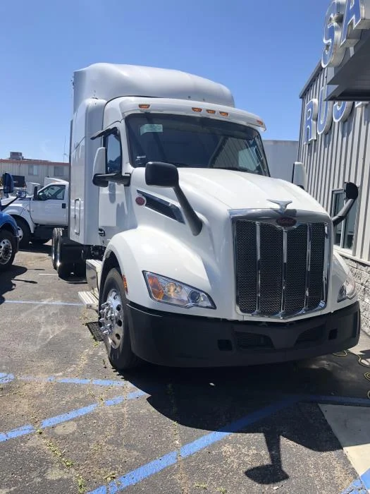 2024 Peterbilt 579 in San Diego, CA — photo 2