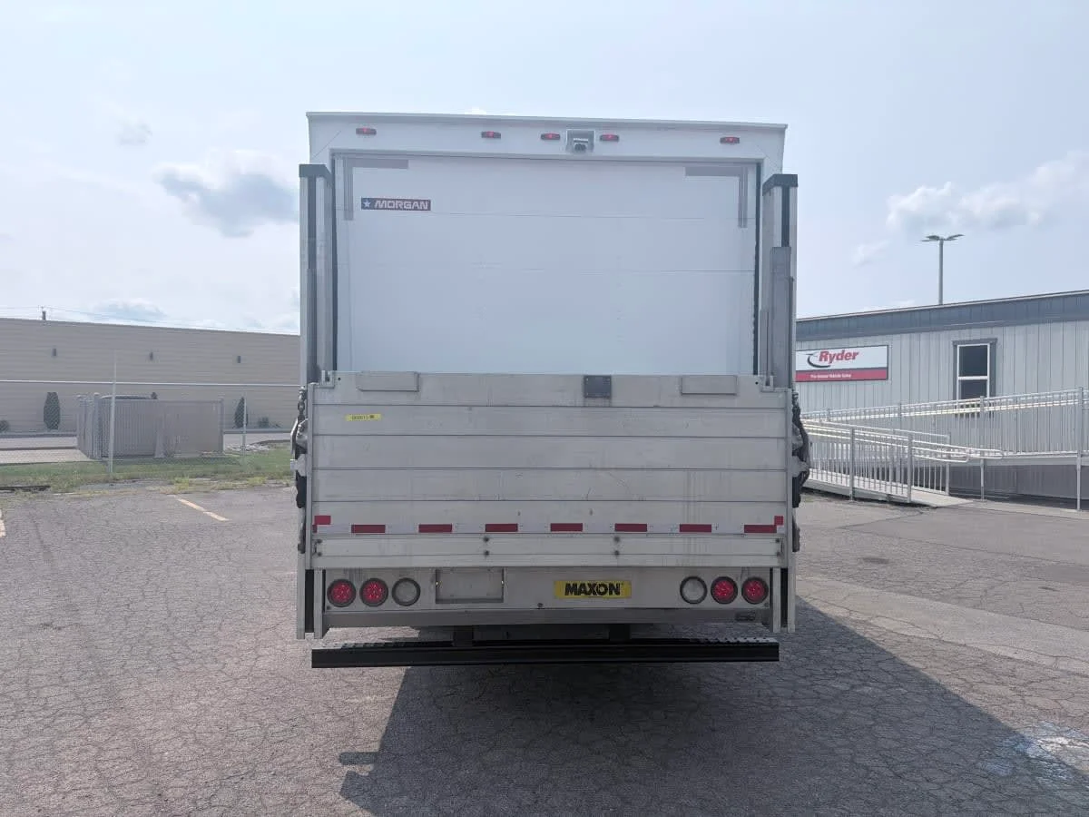 2019 Isuzu NRR in Syracuse, NY — photo 5