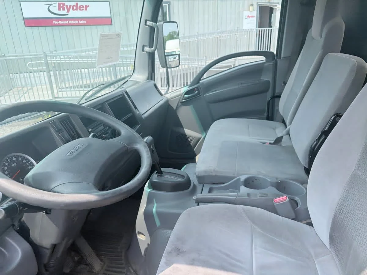 2019 Isuzu NRR in Syracuse, NY — photo 7