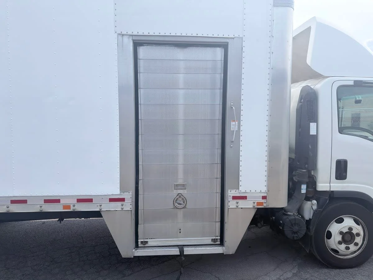 2019 Isuzu NRR in Syracuse, NY — photo 14