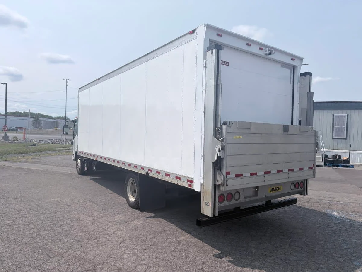 2019 Isuzu NRR in Syracuse, NY — photo 6