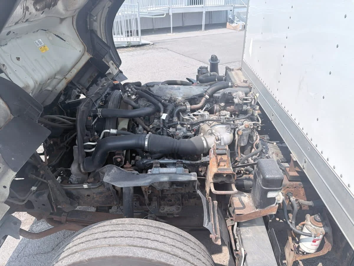 2019 Isuzu NRR in Syracuse, NY — photo 9