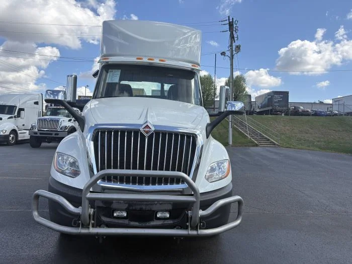 2024 International LT - image 2