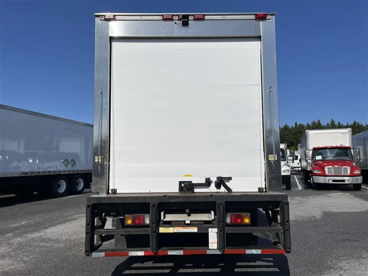 2019 Isuzu NRR in Beltsville, MD — photo 5
