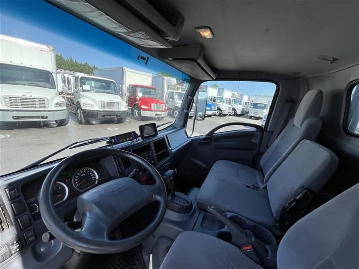 2019 Isuzu NRR in Beltsville, MD — photo 8