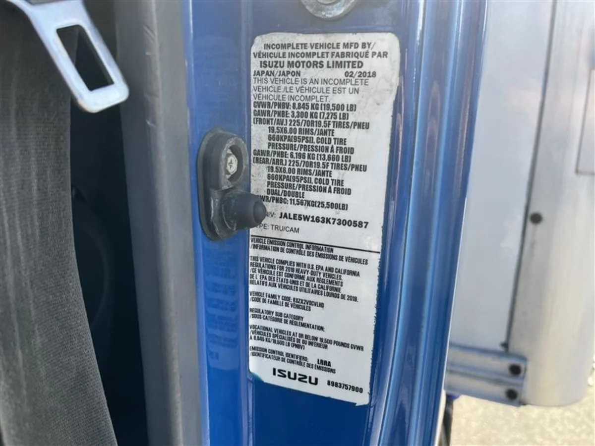 2019 Isuzu NRR in Beltsville, MD — photo 11