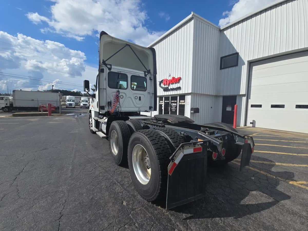 2019 Freightliner Cascadia in Doraville, GA — photo 6