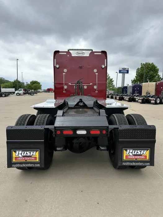 2021 Peterbilt 389 — photo 5
