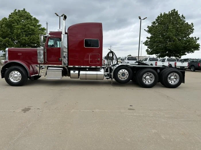 2021 Peterbilt 389 — photo 6