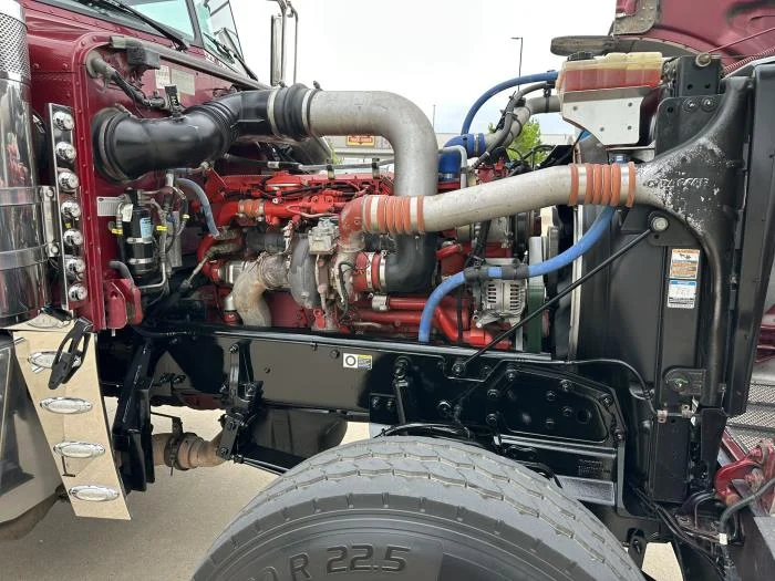 2021 Peterbilt 389 — photo 17