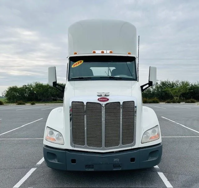 2020 Peterbilt 579 in Pharr, TX — photo 3