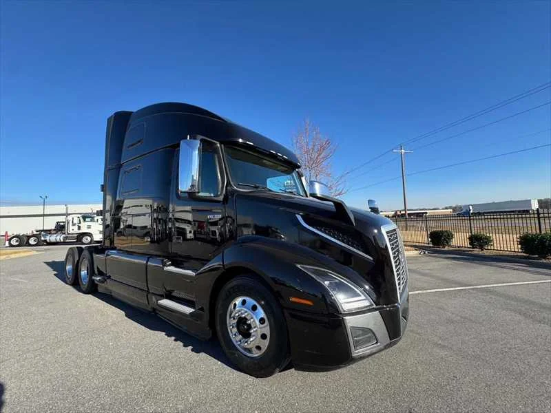 2023 Volvo VNL 860 - image 9