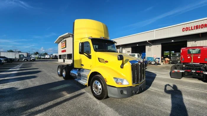 2021 Peterbilt 579 - image 8