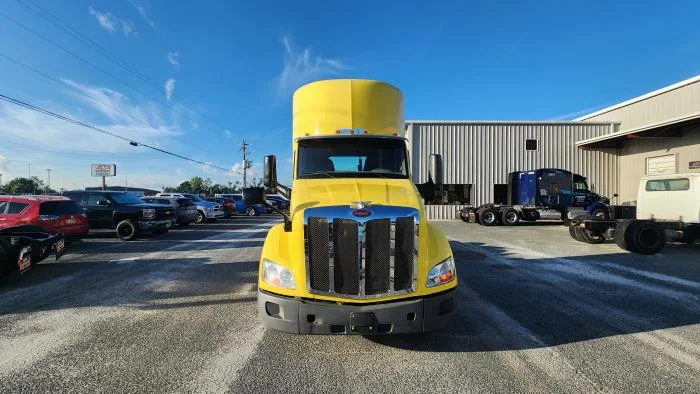 2021 Peterbilt 579 - image 9