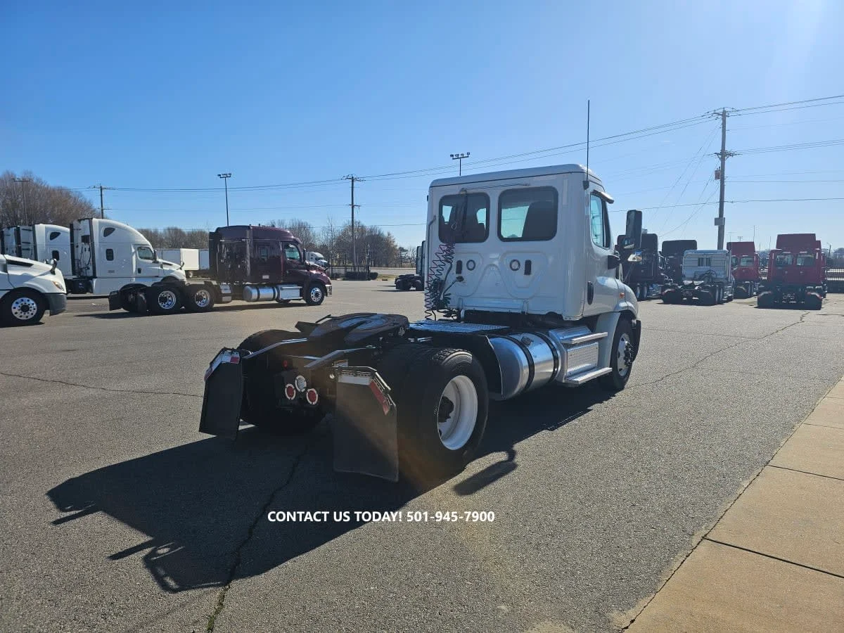 2019 Freightliner Cascadia in North Little Rock, AR — photo 4