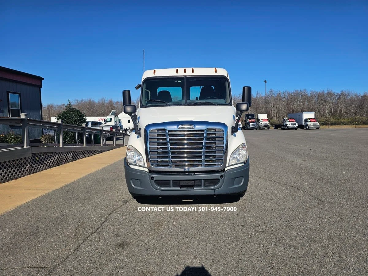 2019 Freightliner Cascadia in North Little Rock, AR — photo 2