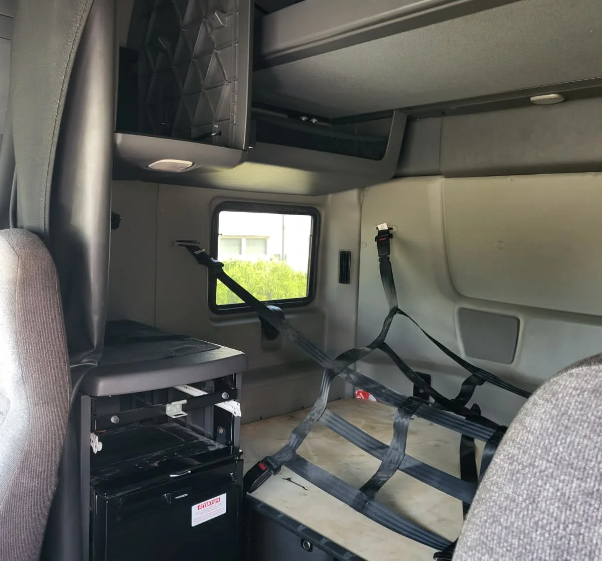 2020 International LT in Atlanta, GA — photo 8