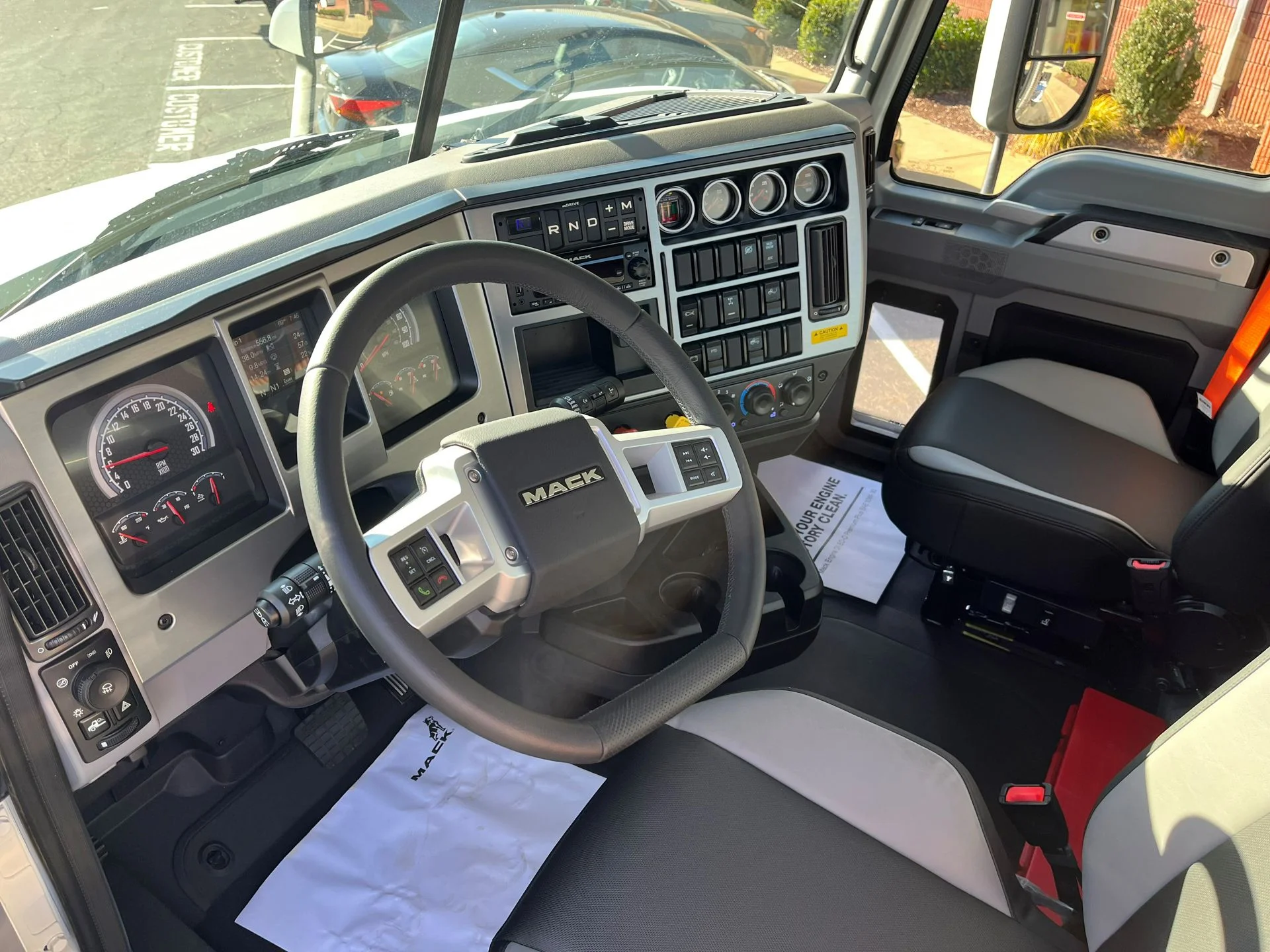 2026 Mack Anthem - image 3