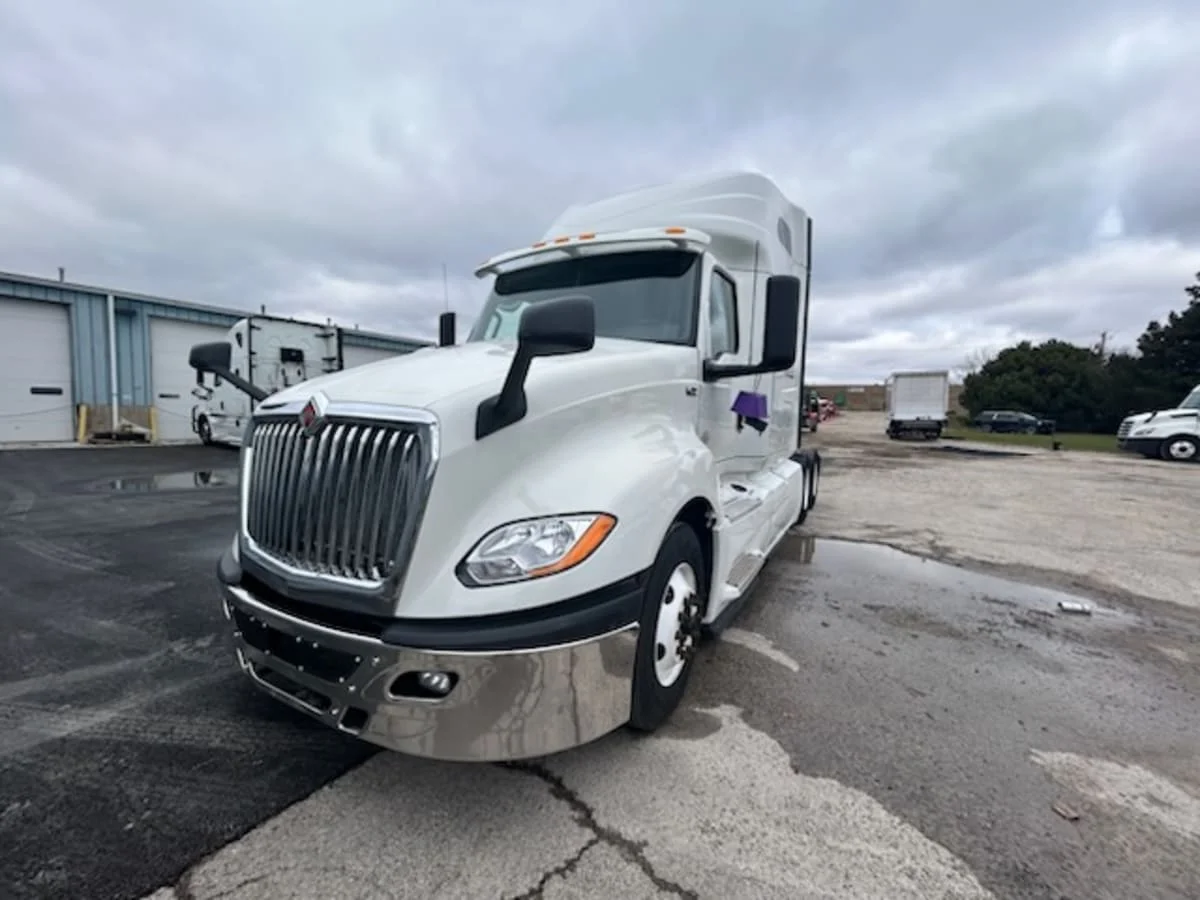 2020 International LT in Bolingbrook, IL