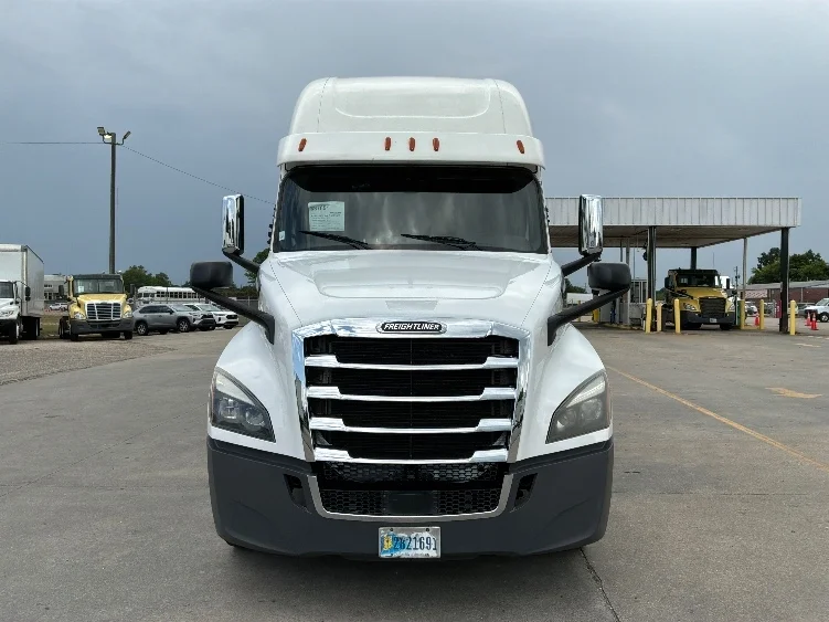 2020 Freightliner Cascadia in Montgomery, AL — photo 2