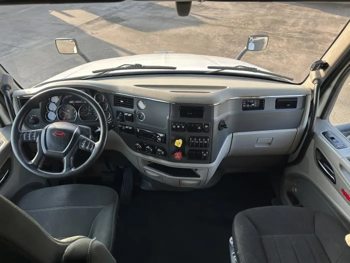 2021 Peterbilt 579 - image 36