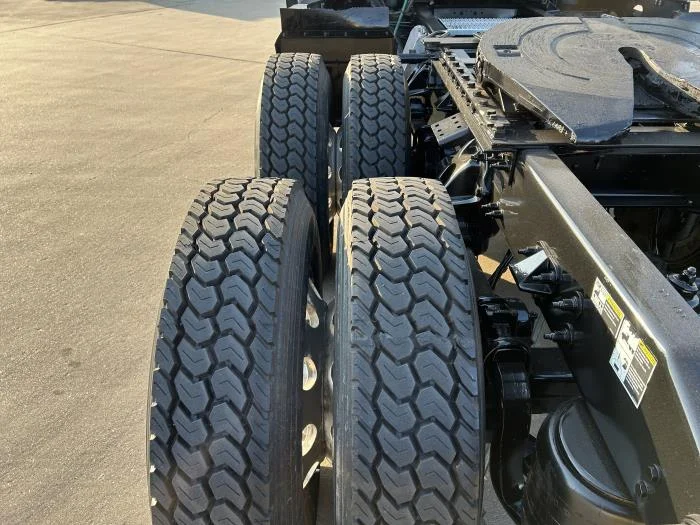 2021 Peterbilt 579 - image 13